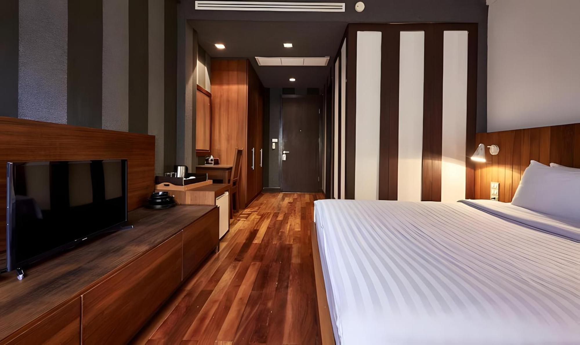 Wish Inn Silom - วิช อินน์ สีลม X Bangkok Exterior foto