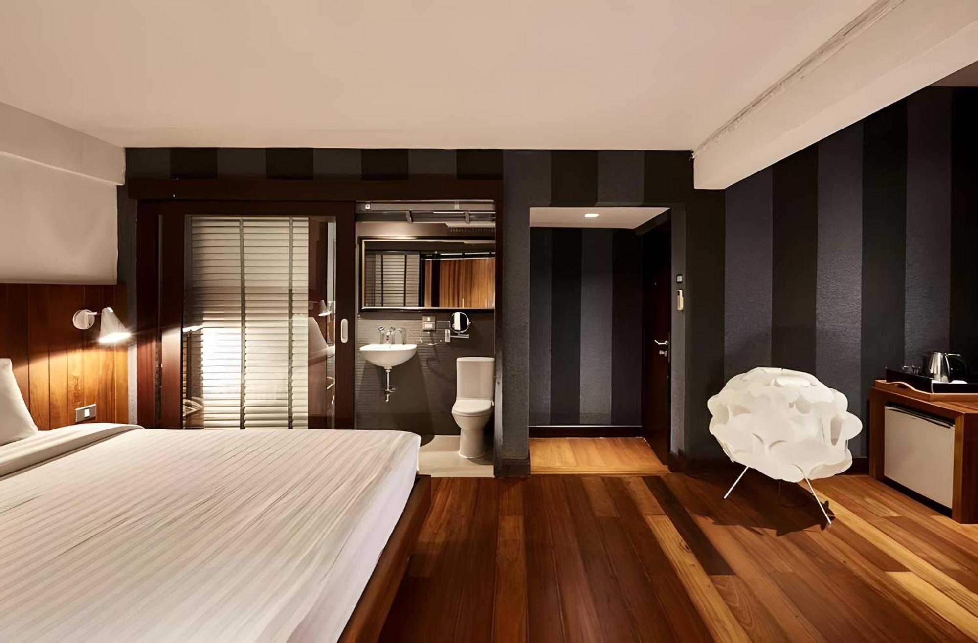 Wish Inn Silom - วิช อินน์ สีลม X Bangkok Exterior foto